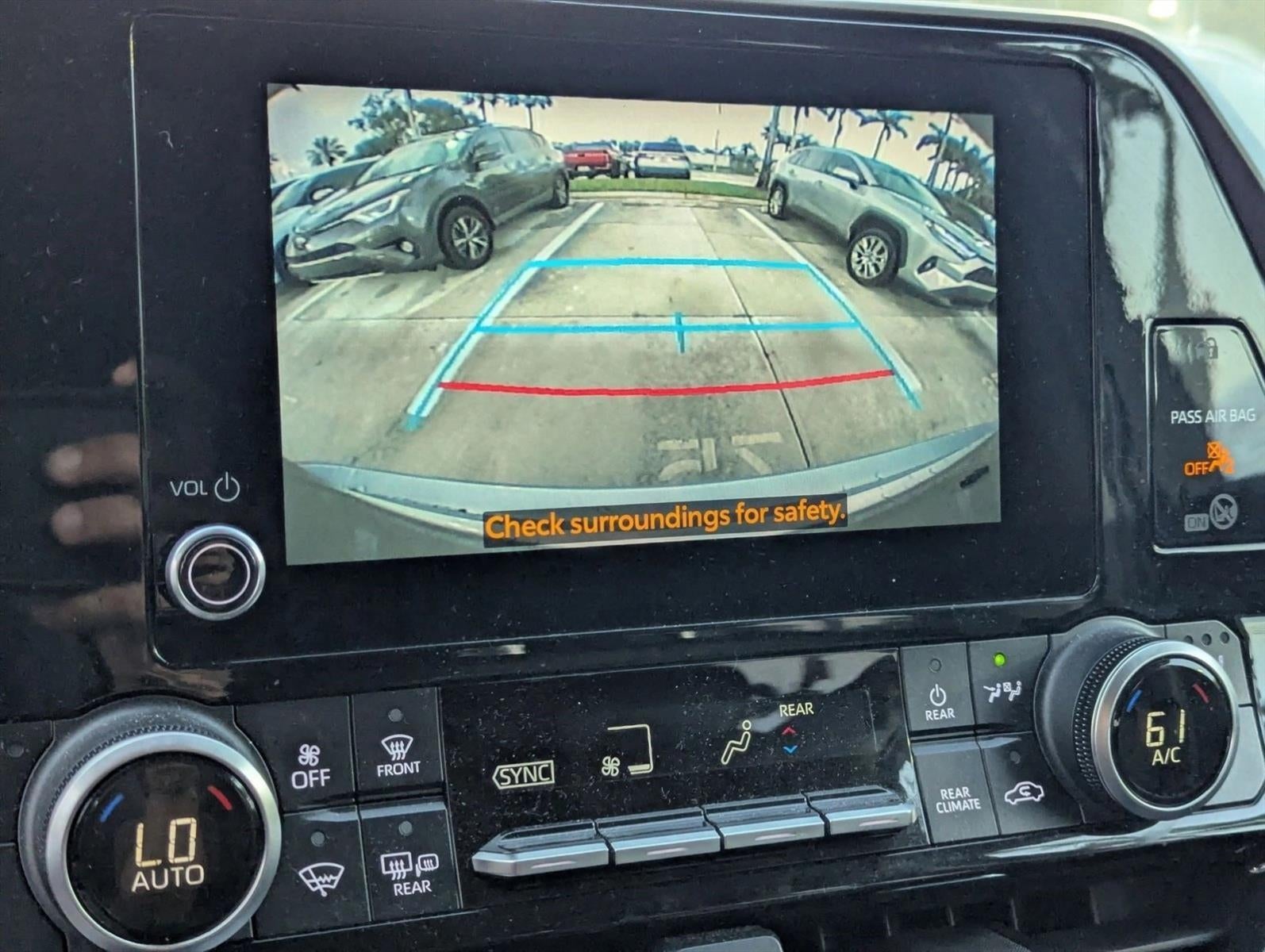 2023 Toyota Highlander Hybrid XLE FWD (Natl)