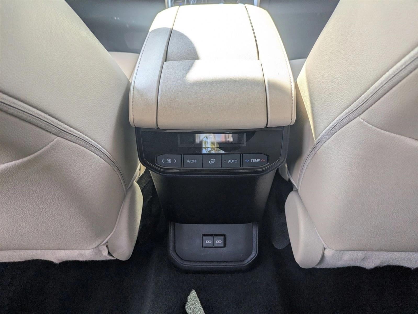 2023 Toyota Highlander XLE FWD (Natl)