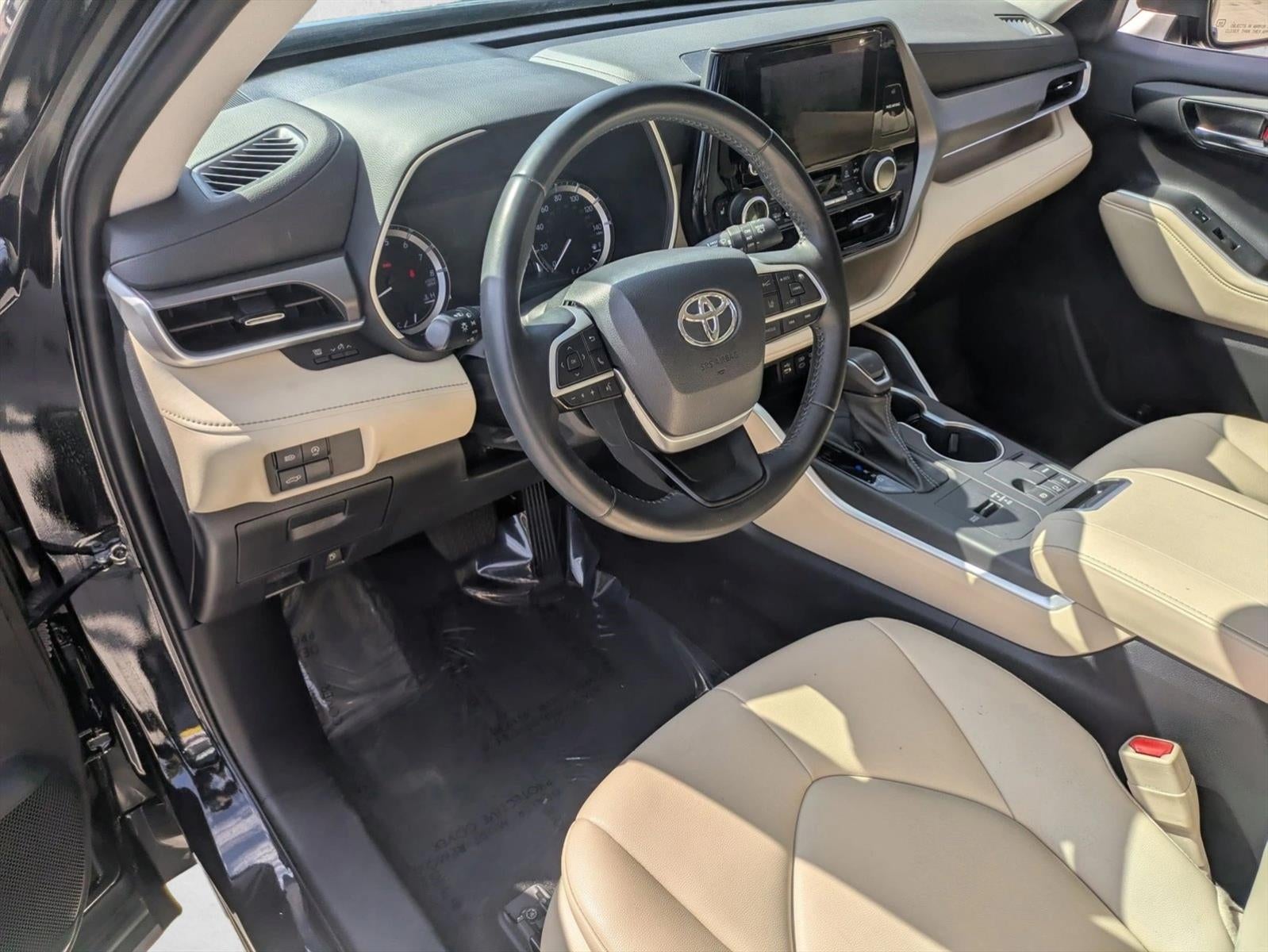 2023 Toyota Highlander XLE FWD (Natl)