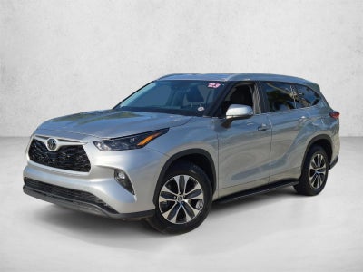 2023 Toyota Highlander XLE FWD (Natl)