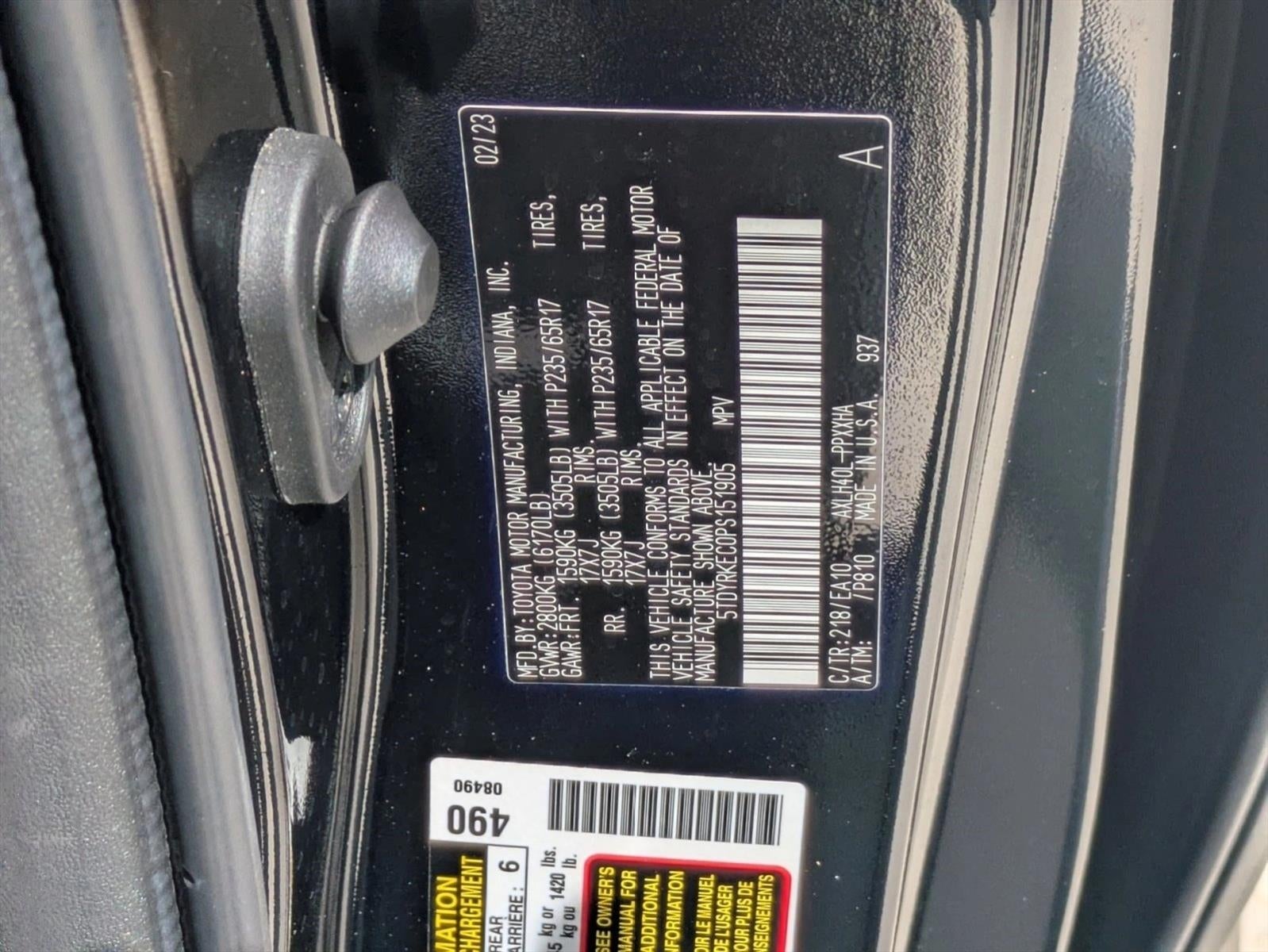 2023 Toyota Sienna XLE FWD 8-Passenger (Natl)