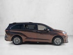 2021 Toyota Sienna XLE FWD 8-Passenger (Natl)