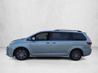 2019 Toyota Sienna XLE FWD 8-Passenger (Natl)