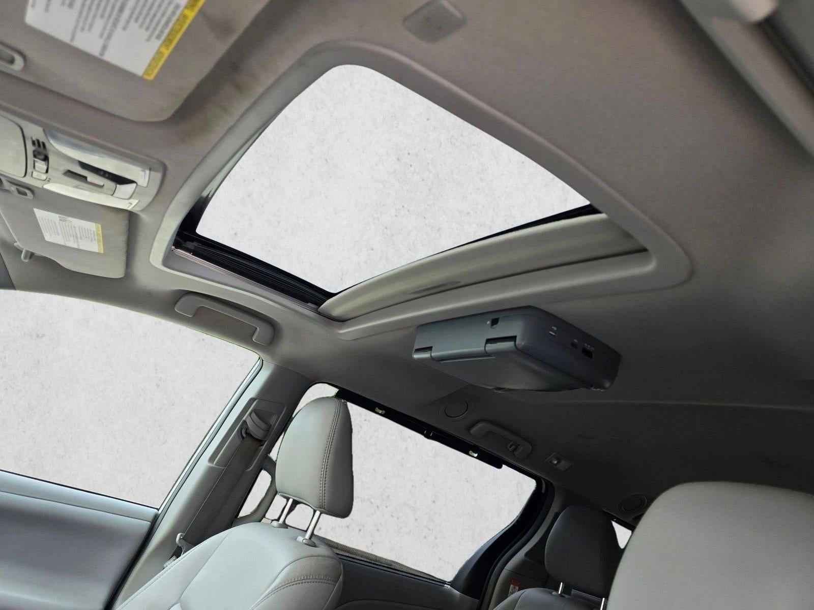 2019 Toyota Sienna XLE FWD 8-Passenger (Natl)