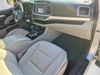 2018 Toyota Highlander LE I4 FWD (Natl)