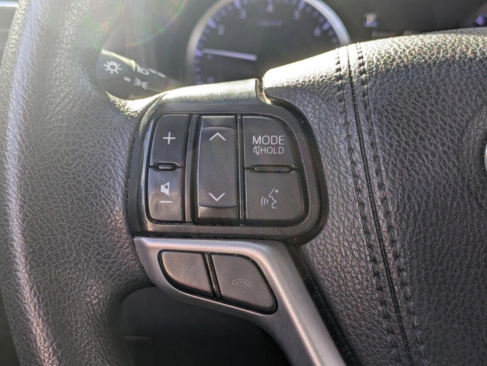 2019 Toyota Highlander LE V6 FWD (GS)