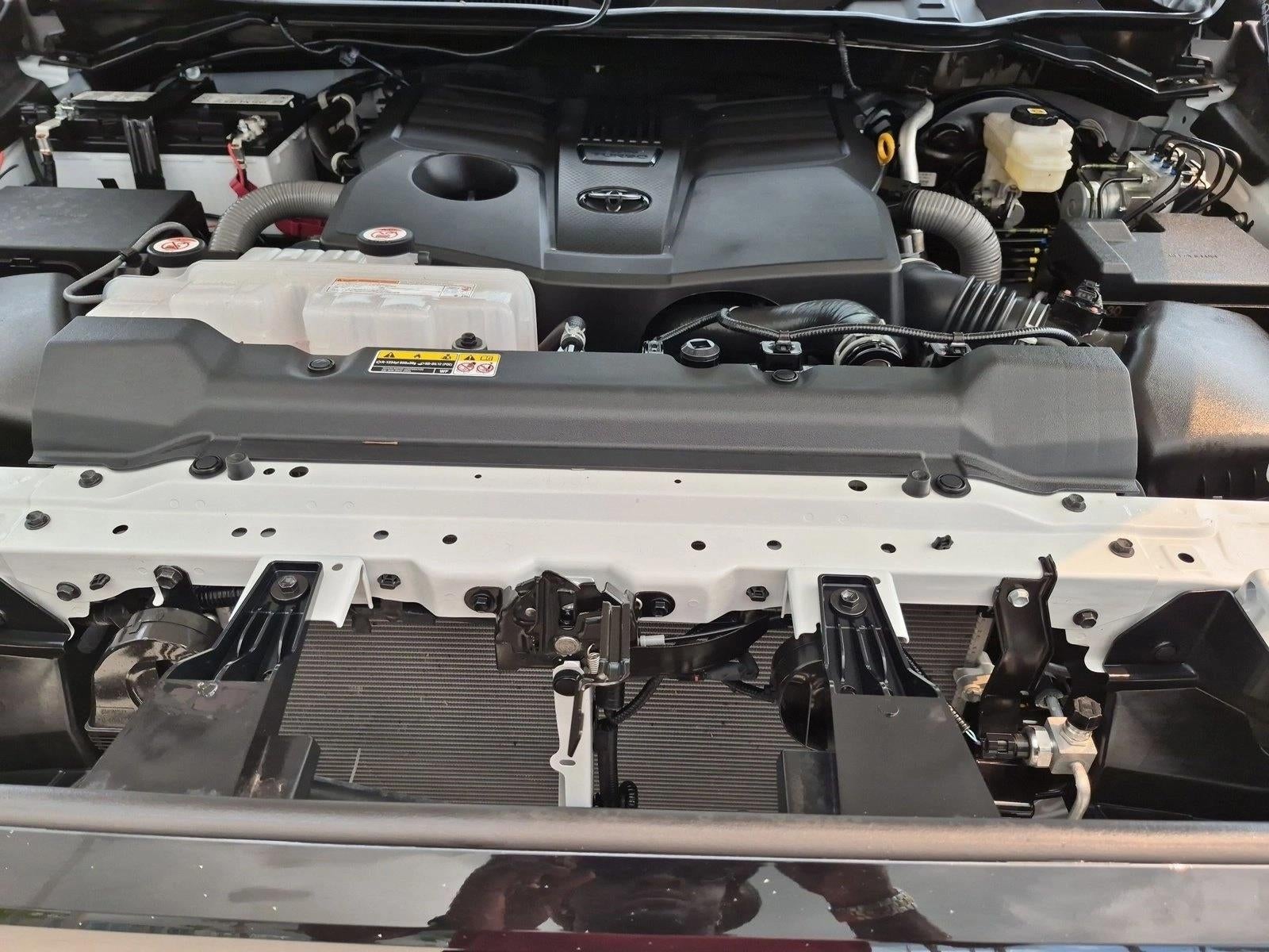 2025 Toyota Tundra 4WD 4WD SR CrewMax 5.5' Bed (Natl)
