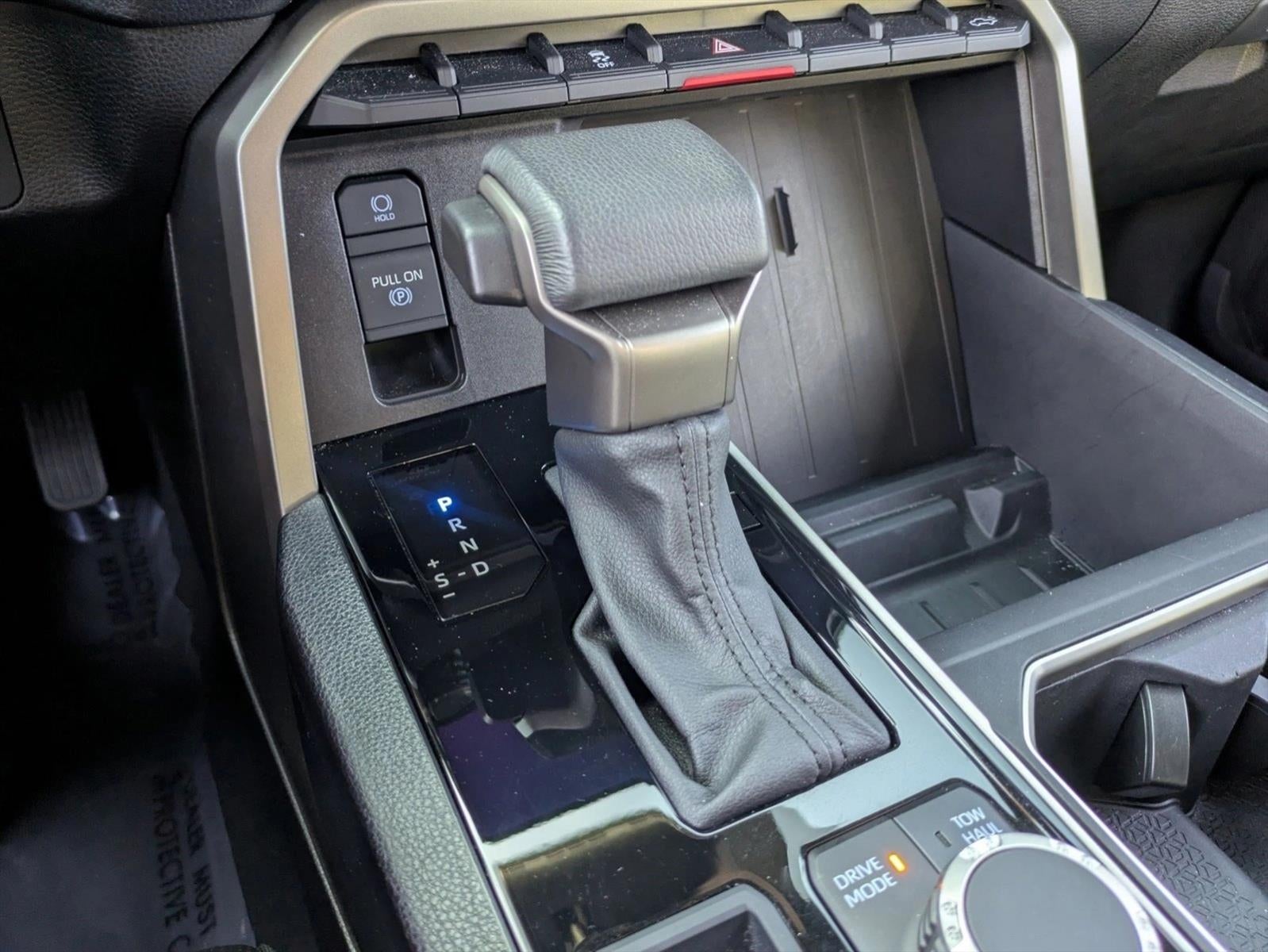 2025 Toyota Tundra 4WD 4WD SR5 CrewMax 5.5' Bed (SE)