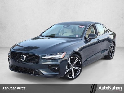 2023 Volvo S60 B5 AWD Plus Dark Theme
