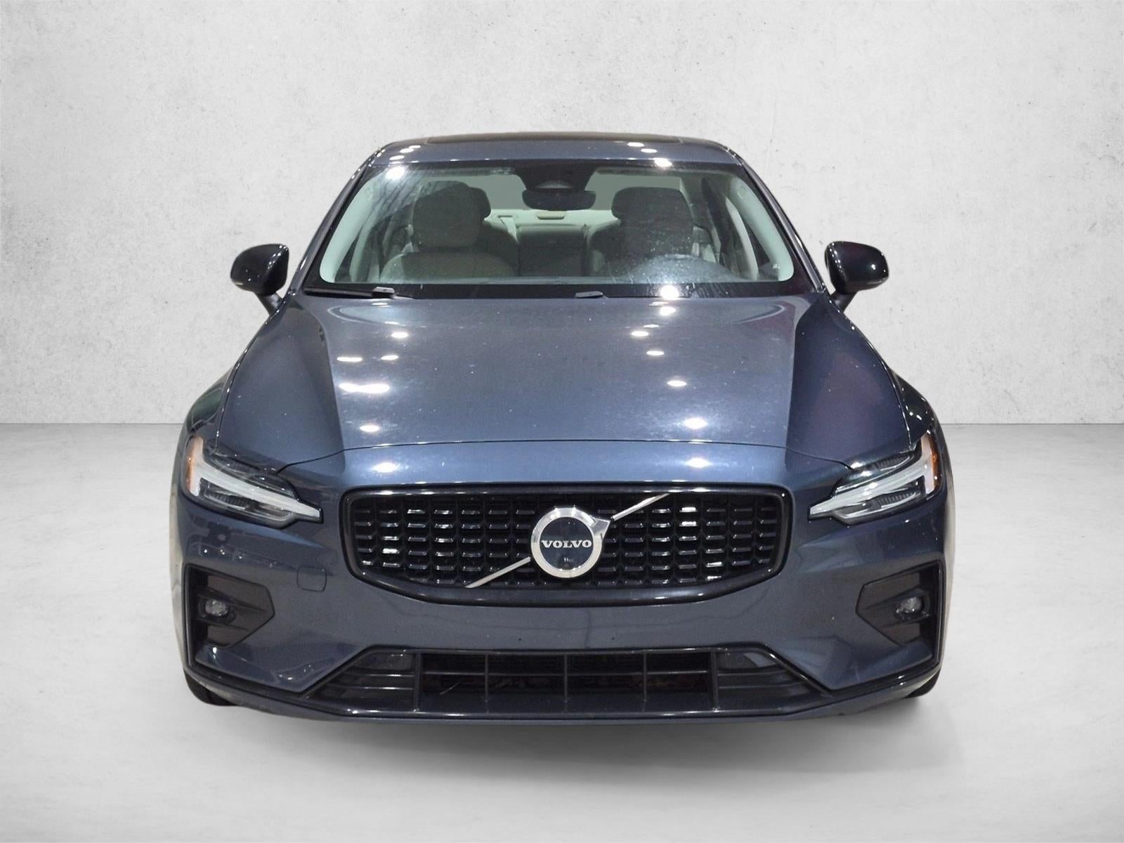 2023 Volvo S60 B5 AWD Plus Dark Theme
