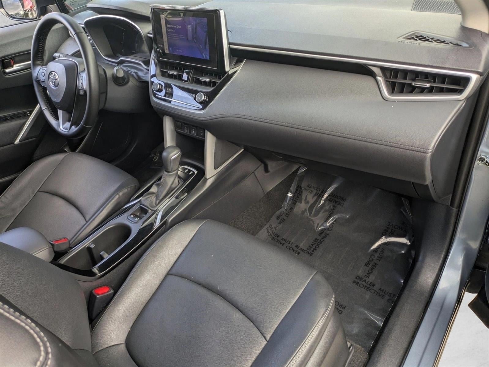 2023 Toyota Corolla Cross XLE 2WD (Natl)