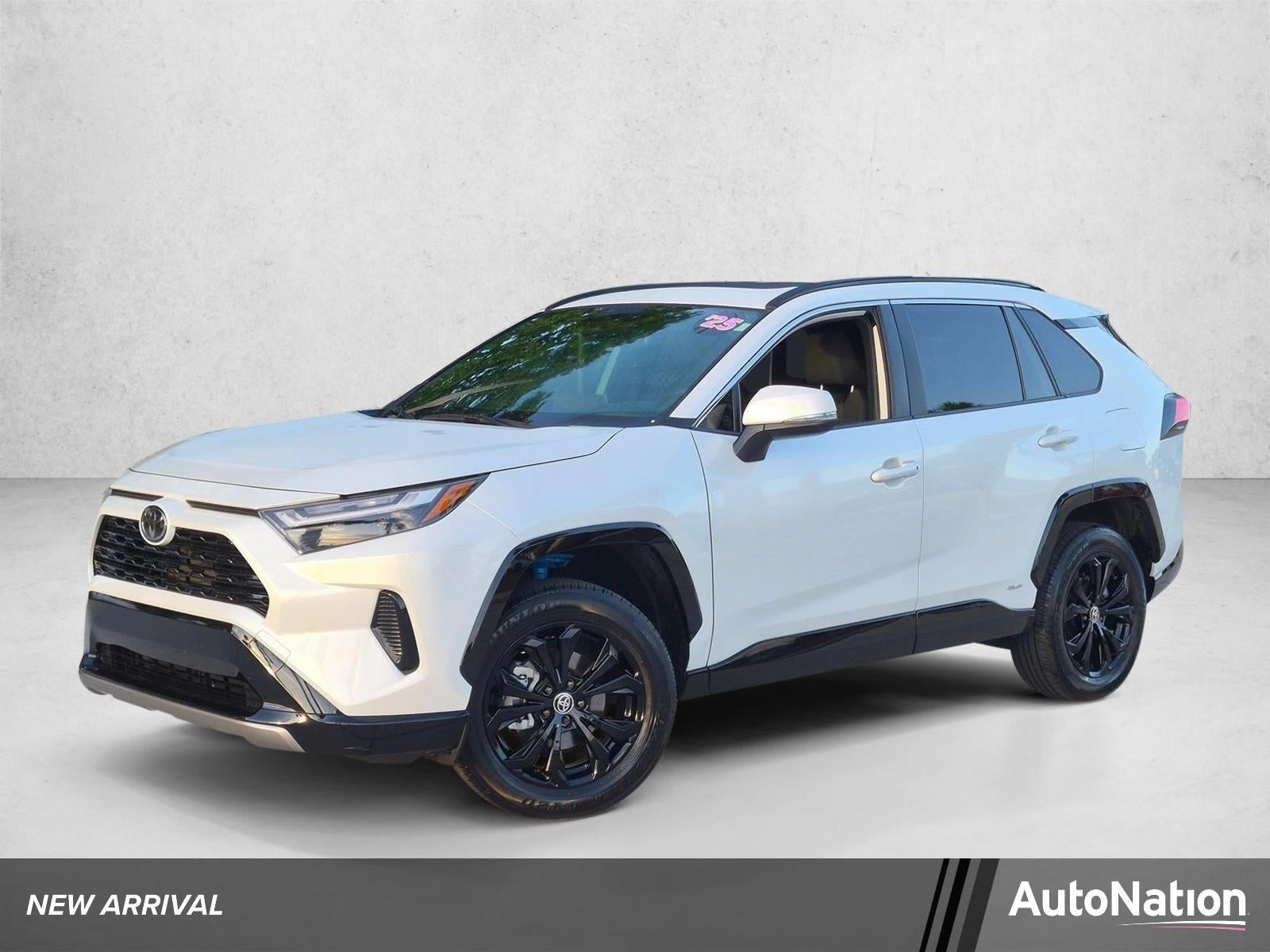 2025 Toyota RAV4 Hybrid SE AWD (Natl)