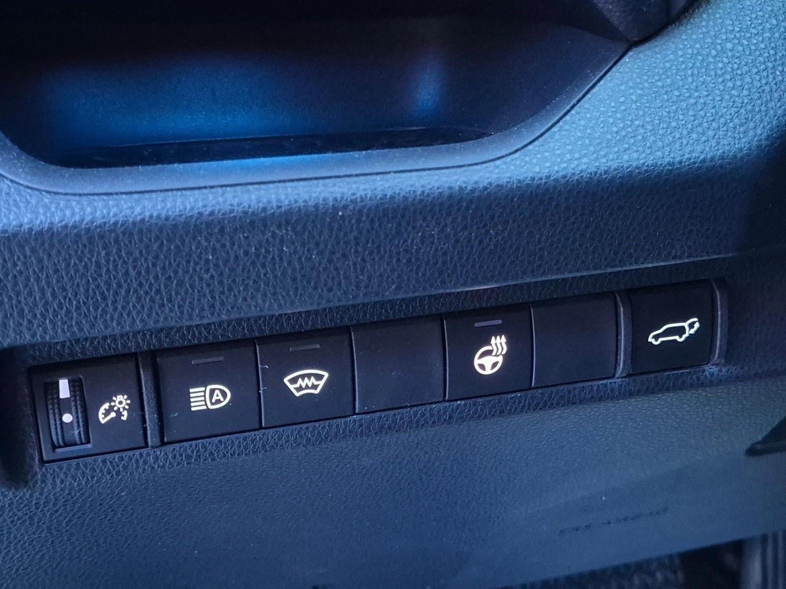 2025 Toyota RAV4 Hybrid XSE AWD (Natl)