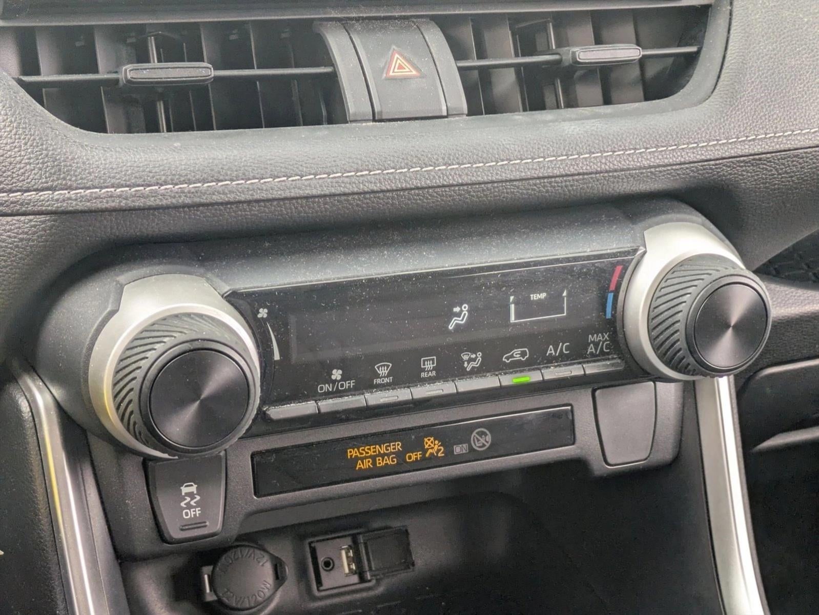 2019 Toyota RAV4 LE FWD (GS)