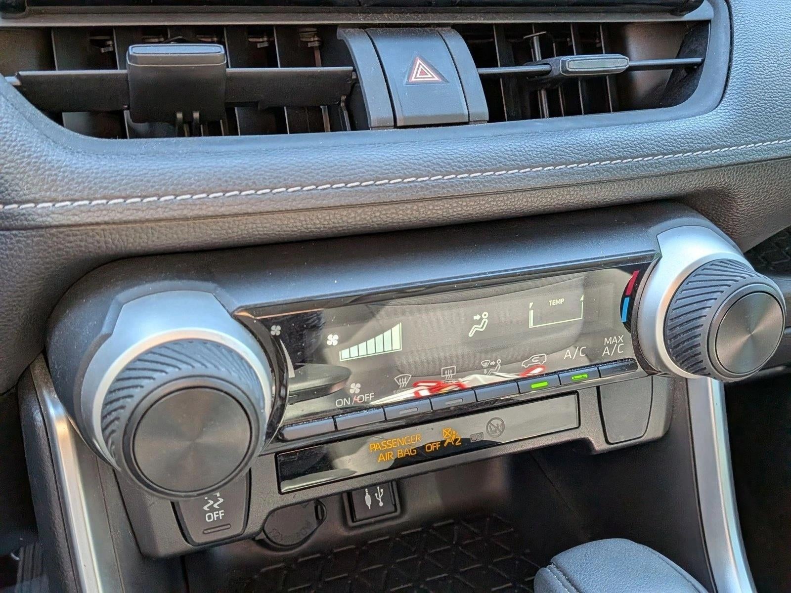 2019 Toyota RAV4 LE FWD (GS)