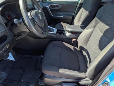 2019 Toyota RAV4 LE FWD (GS)