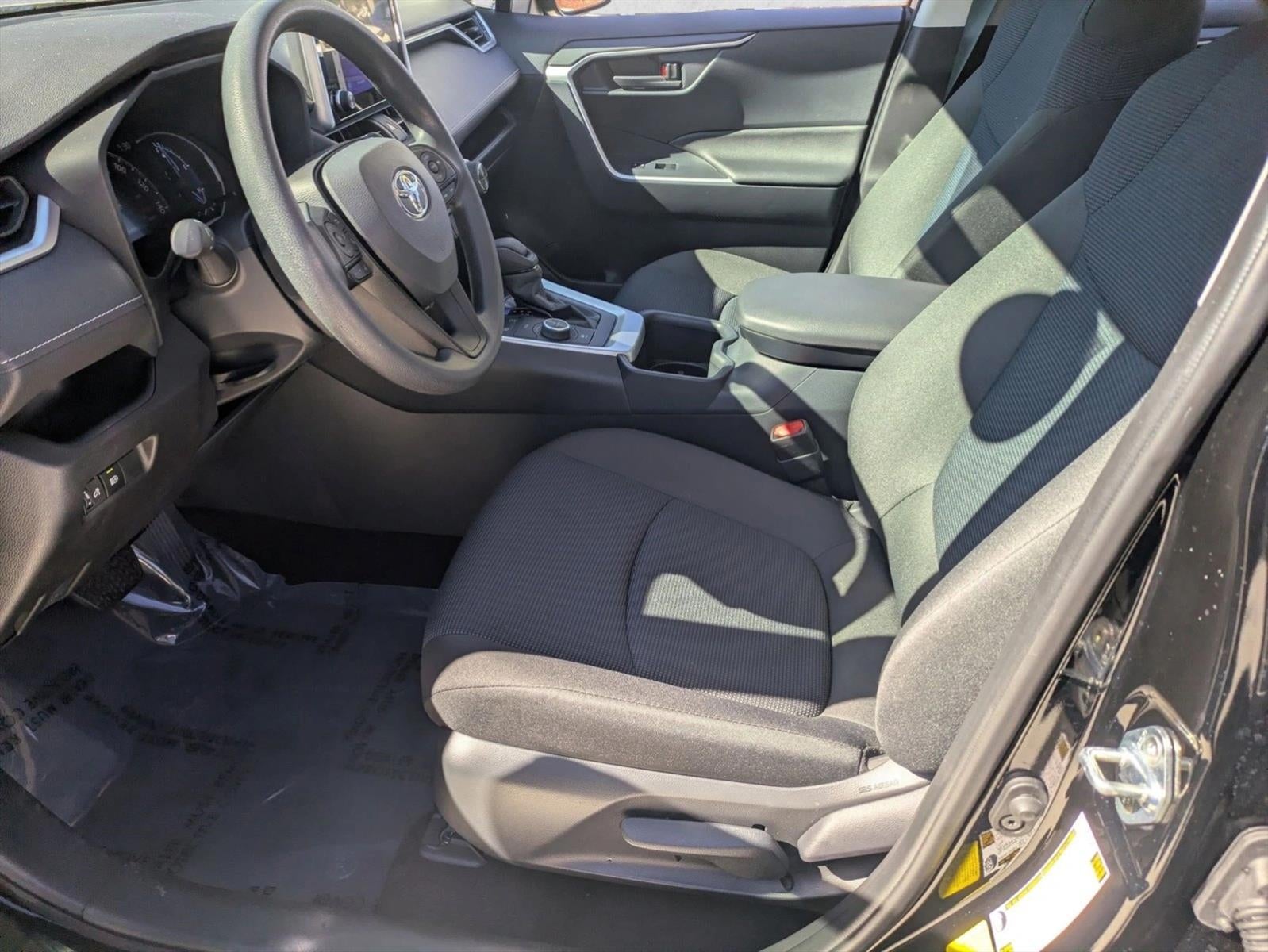 2025 Toyota RAV4 Hybrid LE AWD (Natl)