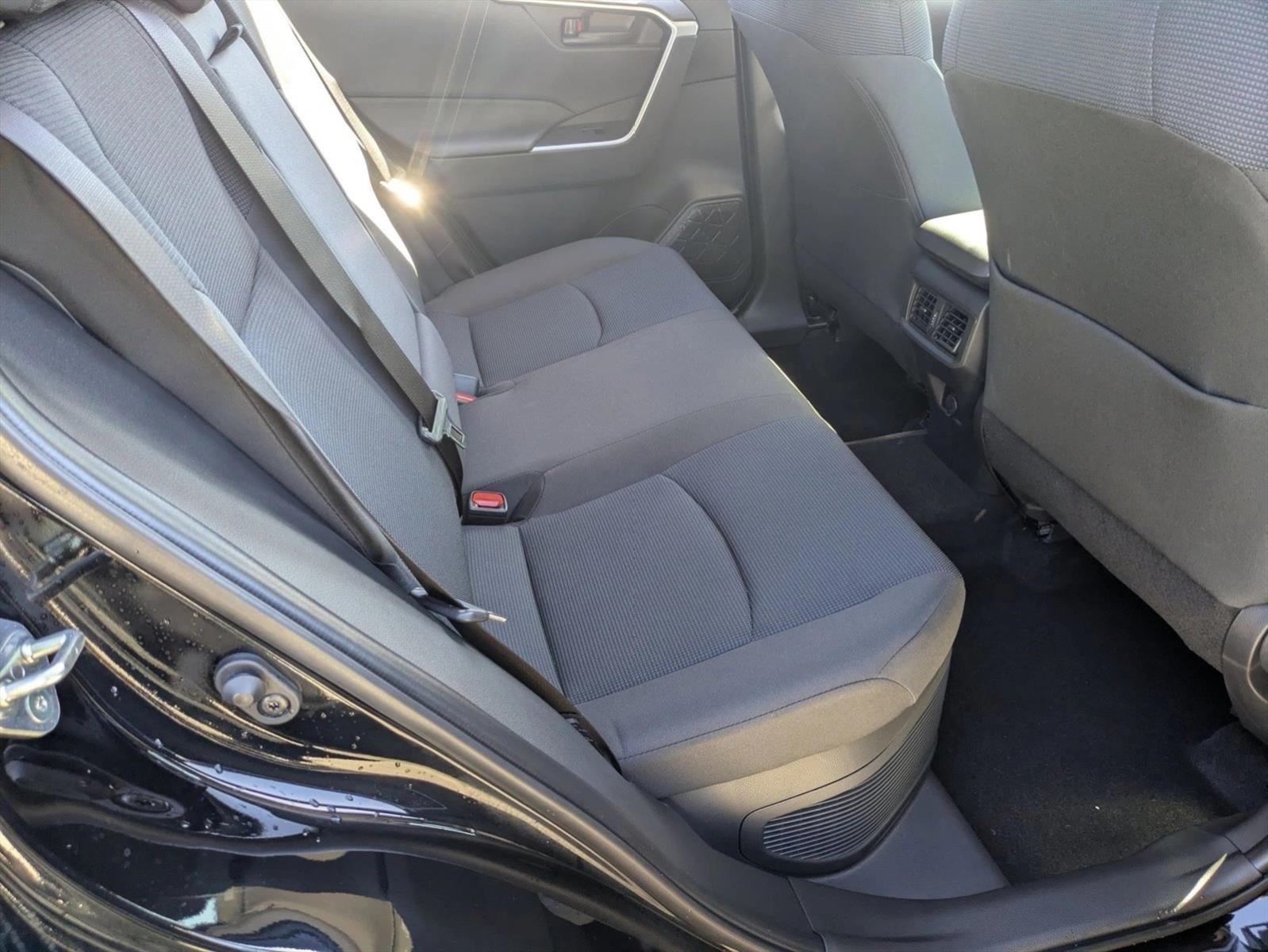 2025 Toyota RAV4 Hybrid LE AWD (Natl)