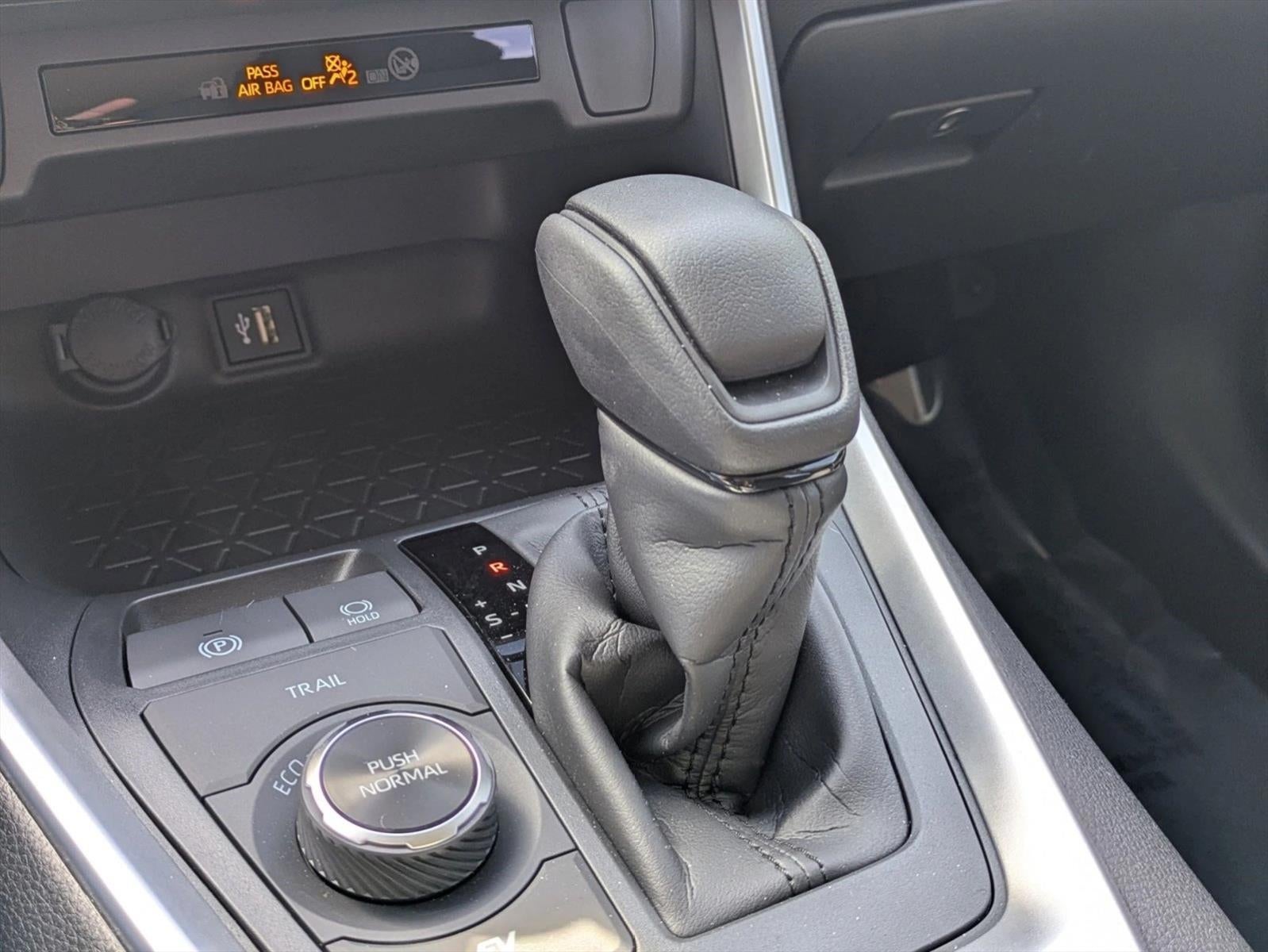 2025 Toyota RAV4 Hybrid LE AWD (Natl)