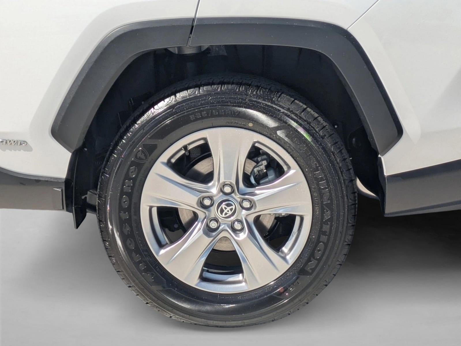 2025 Toyota RAV4 Hybrid LE AWD (Natl)