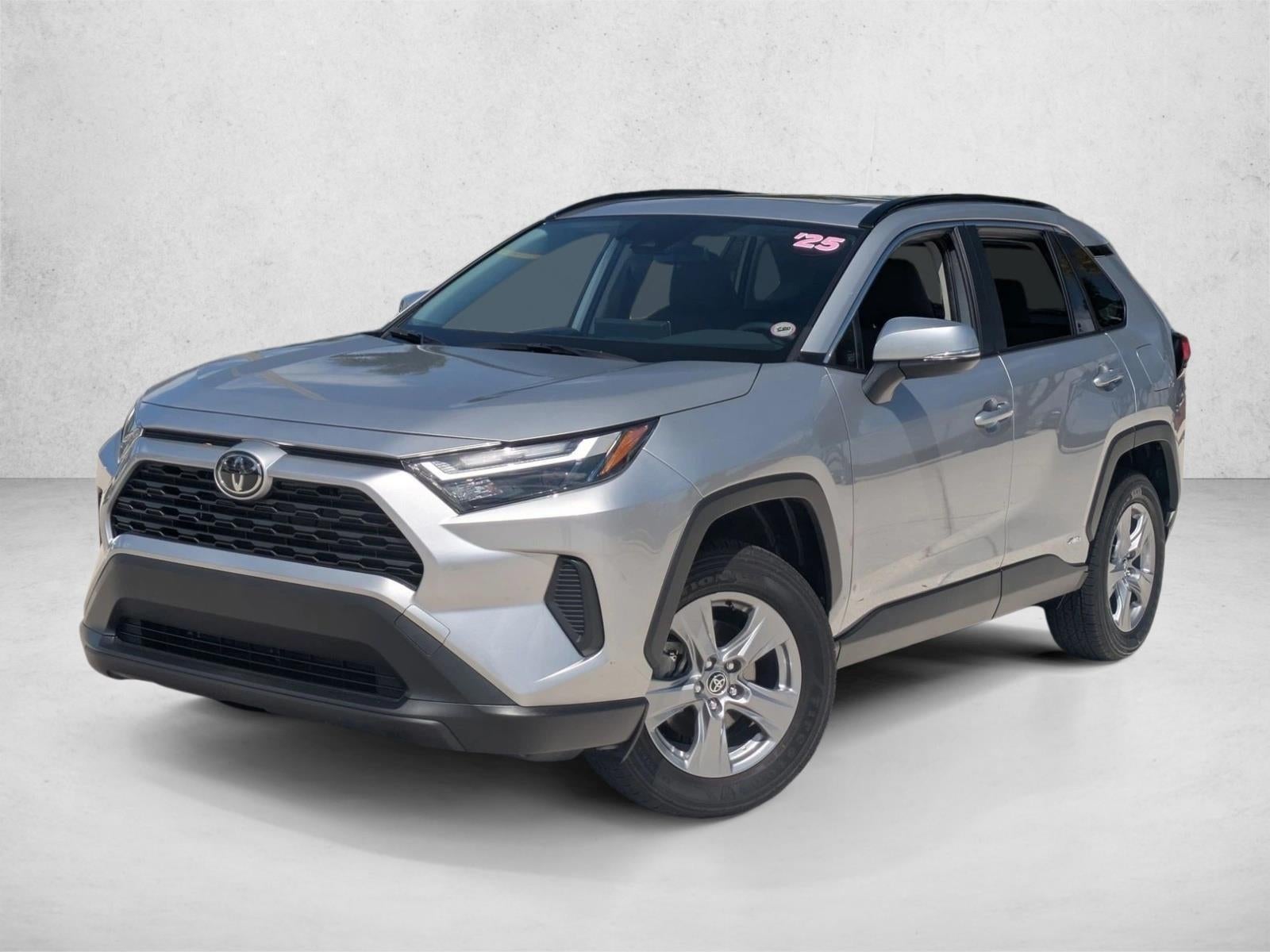 2025 Toyota RAV4 Hybrid XLE AWD (Natl)