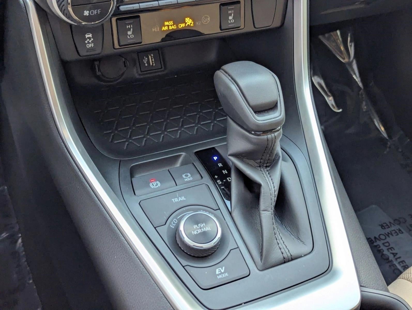 2025 Toyota RAV4 Hybrid XLE AWD (Natl)