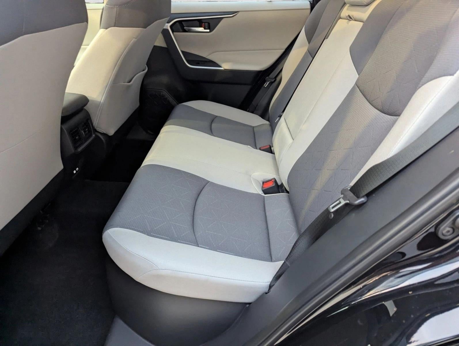 2025 Toyota RAV4 Hybrid XLE AWD (Natl)