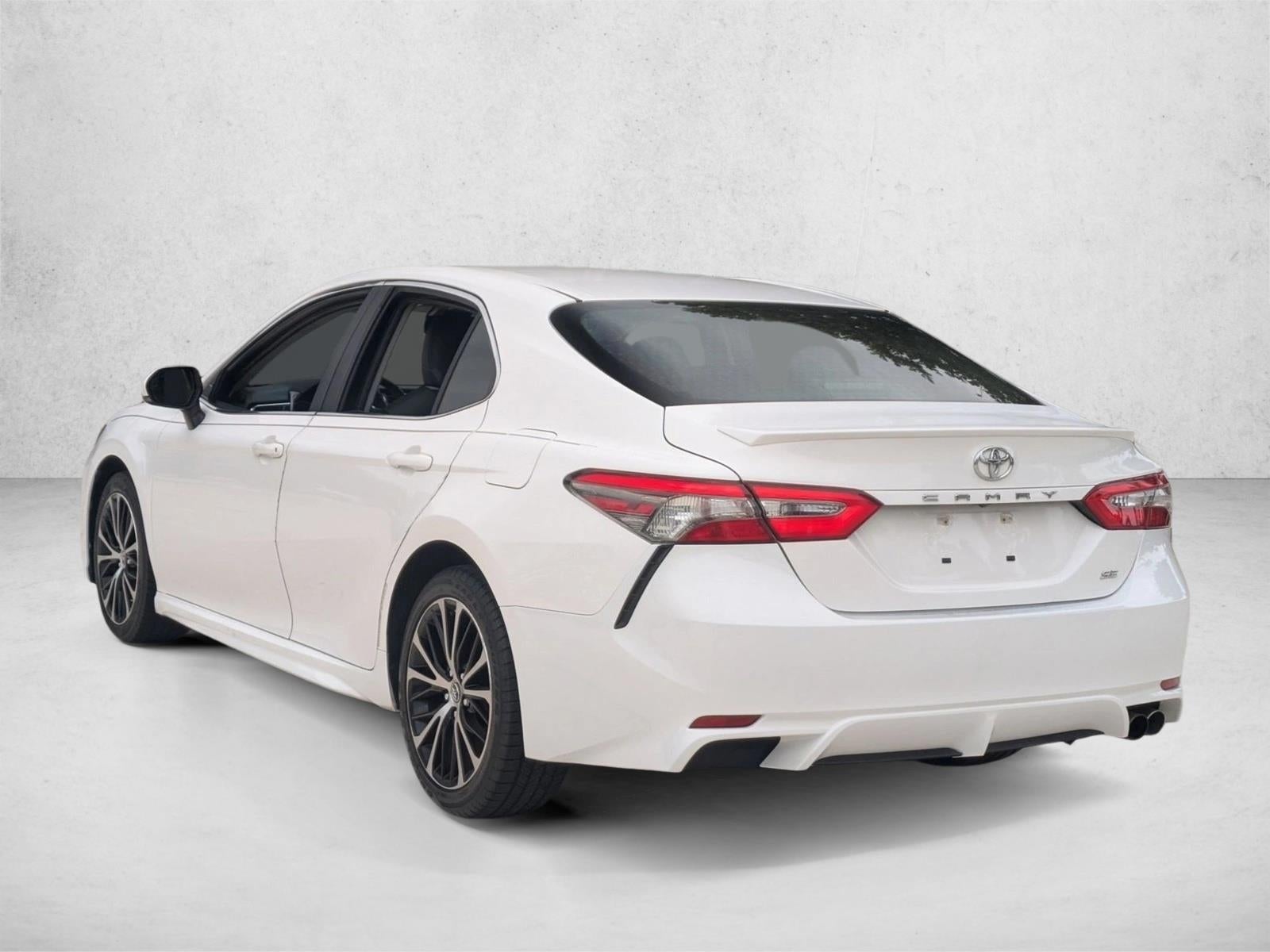 2018 Toyota Camry SE Auto (SE)
