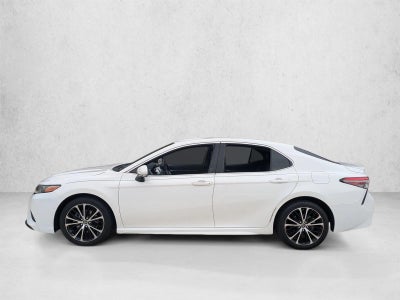2018 Toyota Camry SE Auto (SE)