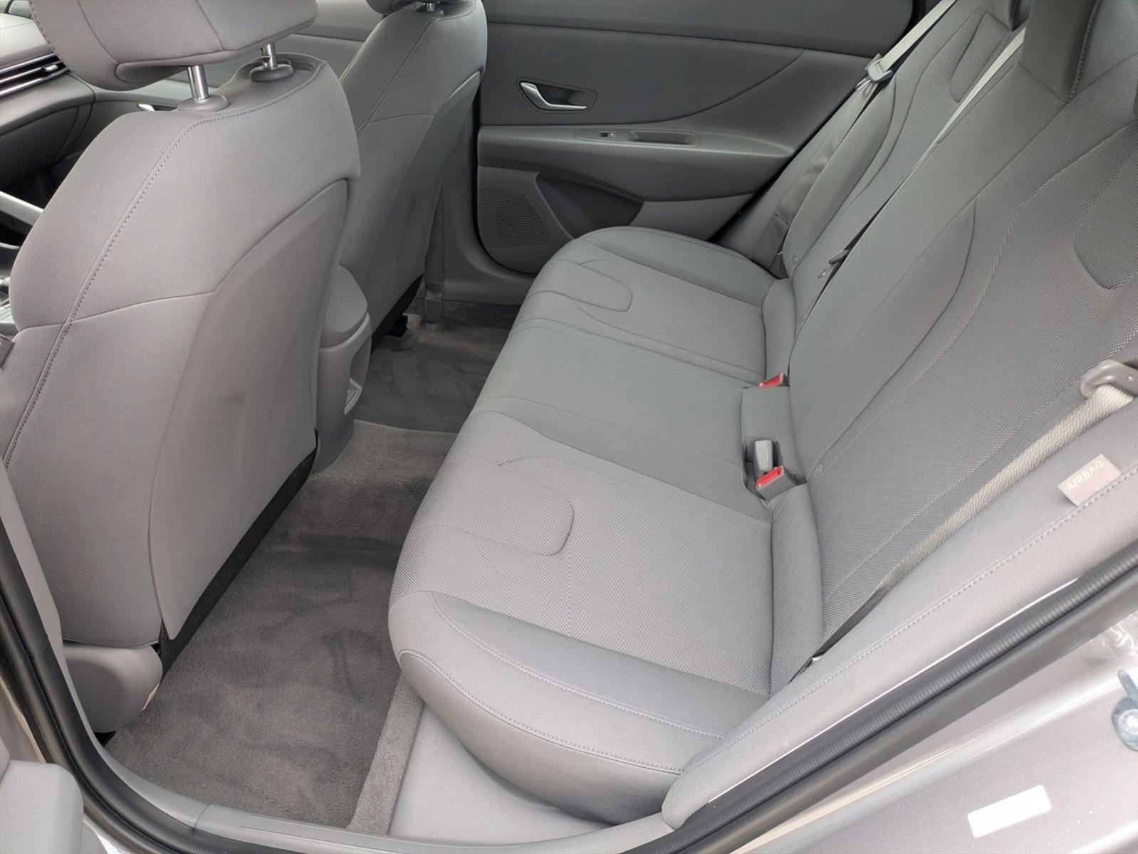 2024 Hyundai ELANTRA SE IVT