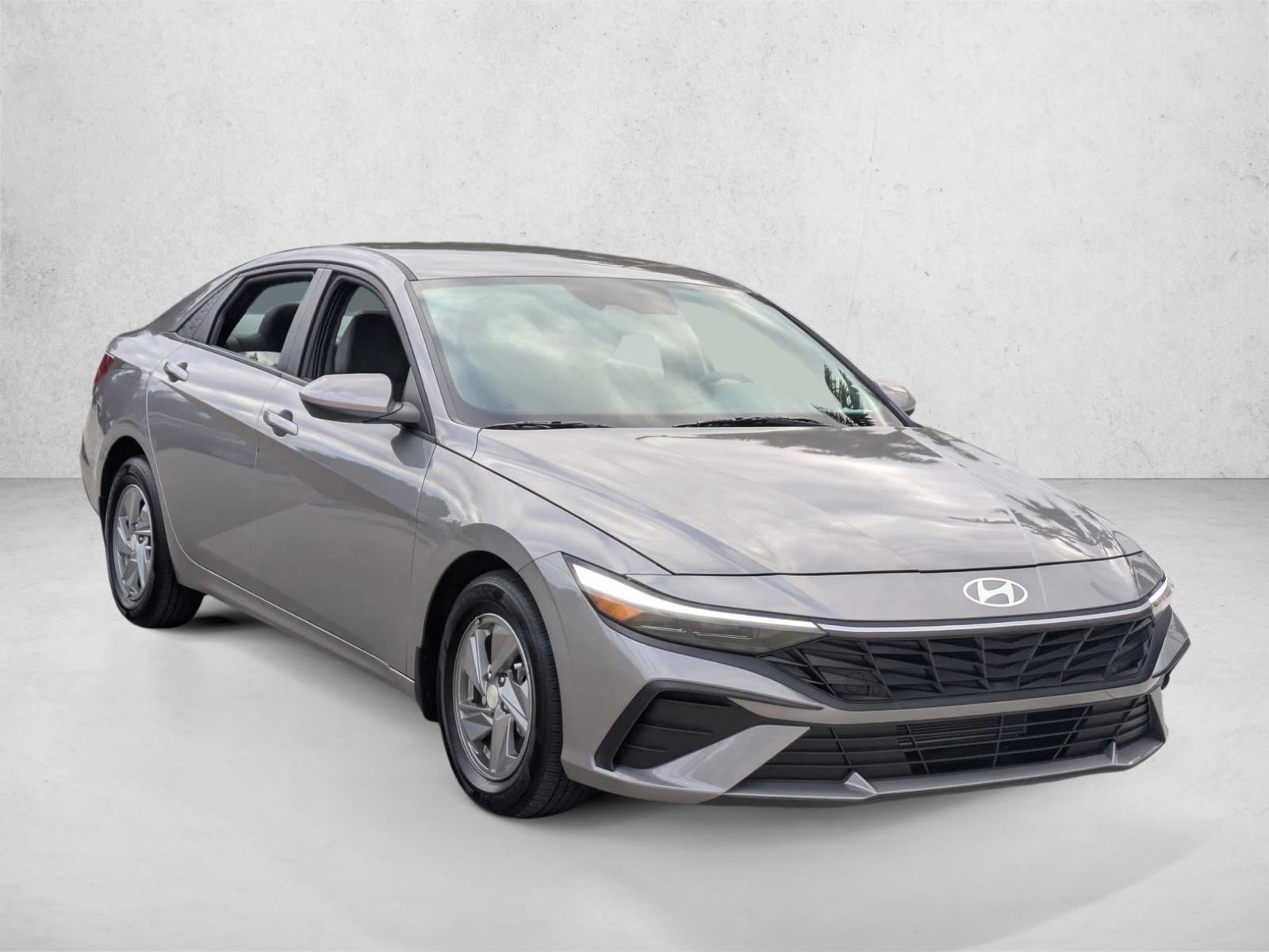 2024 Hyundai ELANTRA SE IVT