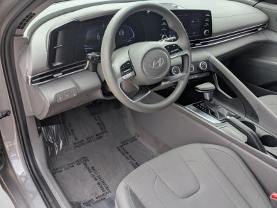 2024 Hyundai ELANTRA SE IVT