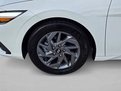 2024 Hyundai ELANTRA SEL IVT