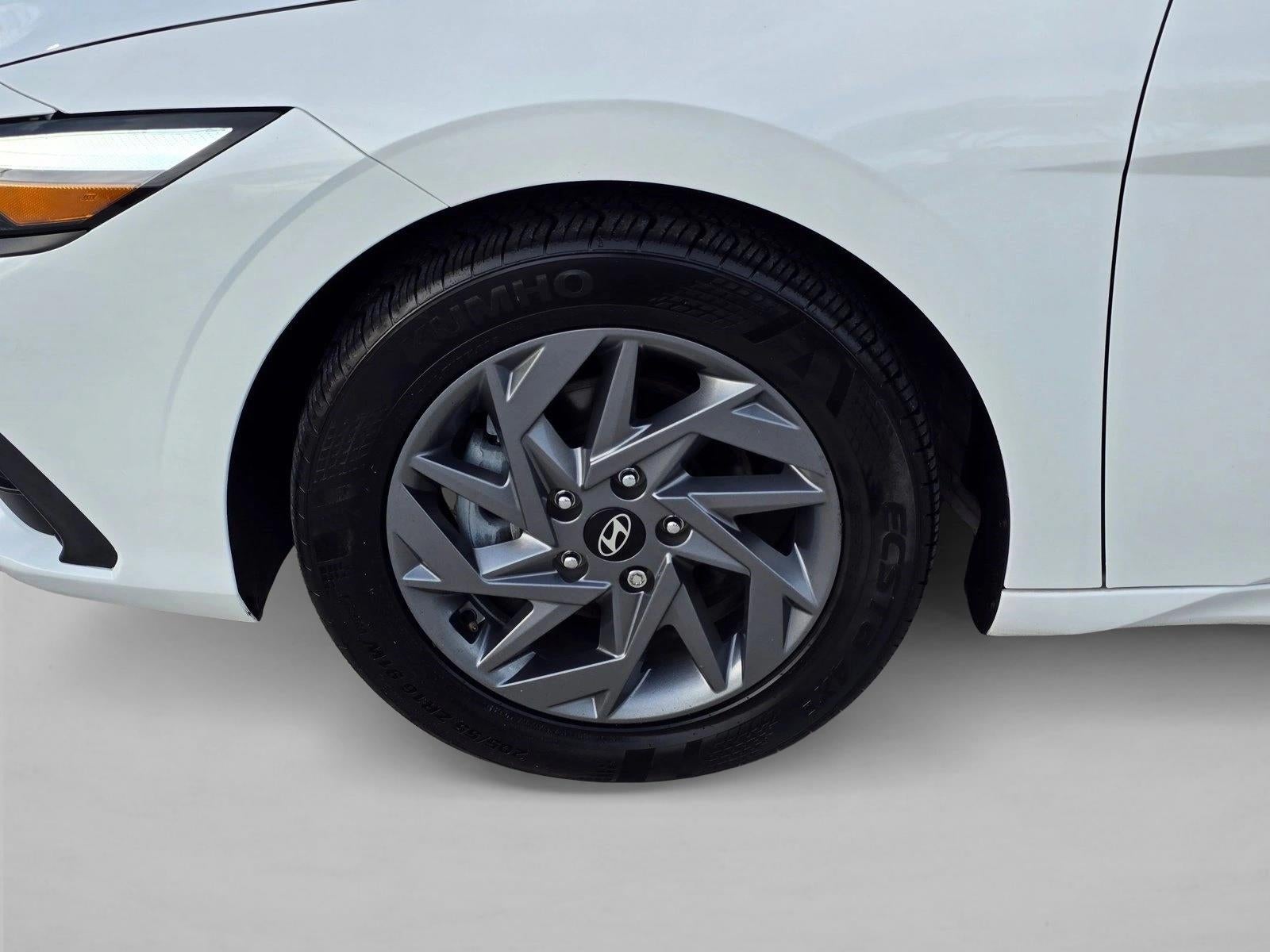 2024 Hyundai ELANTRA SEL IVT