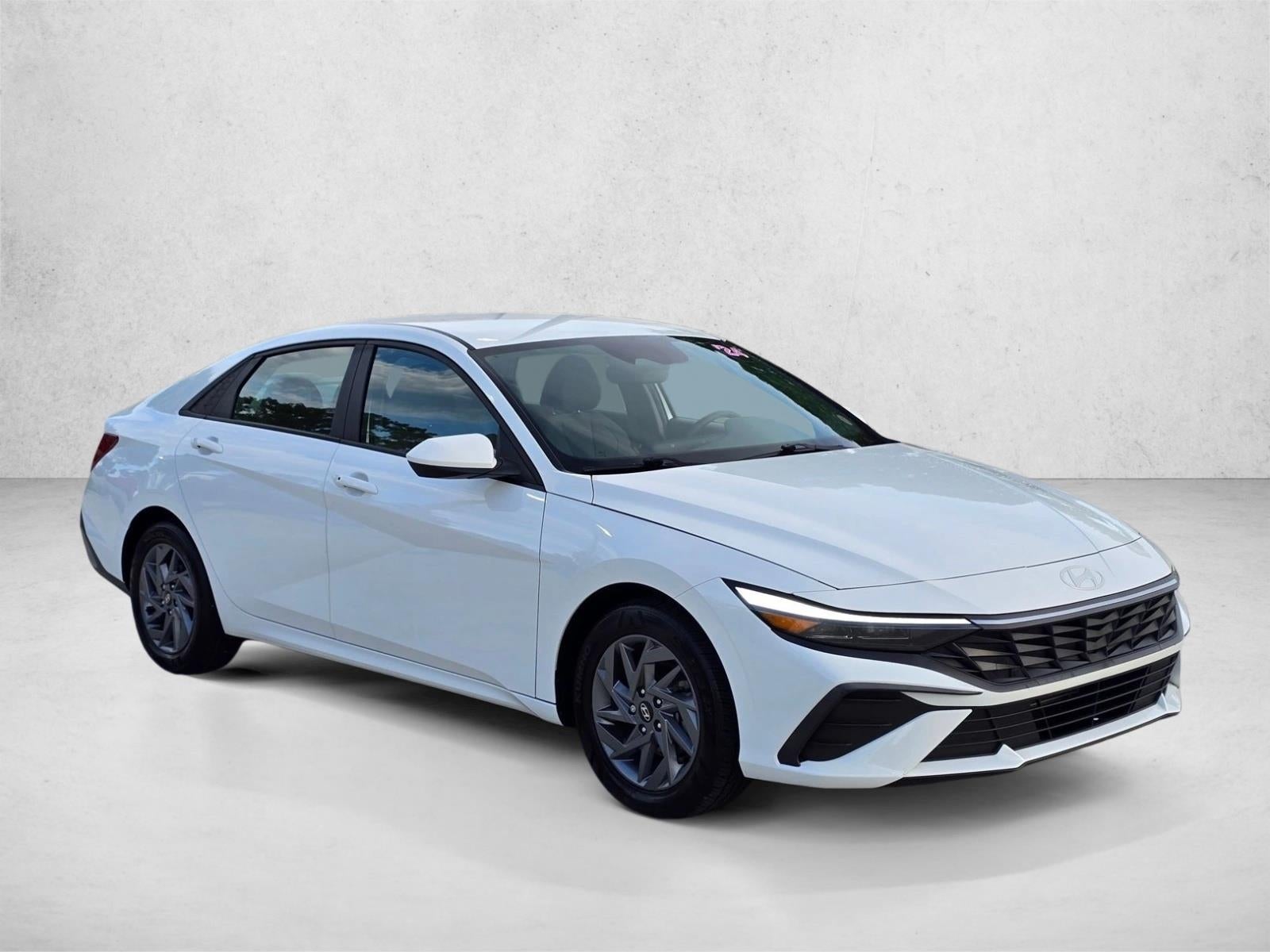 2024 Hyundai ELANTRA SEL IVT