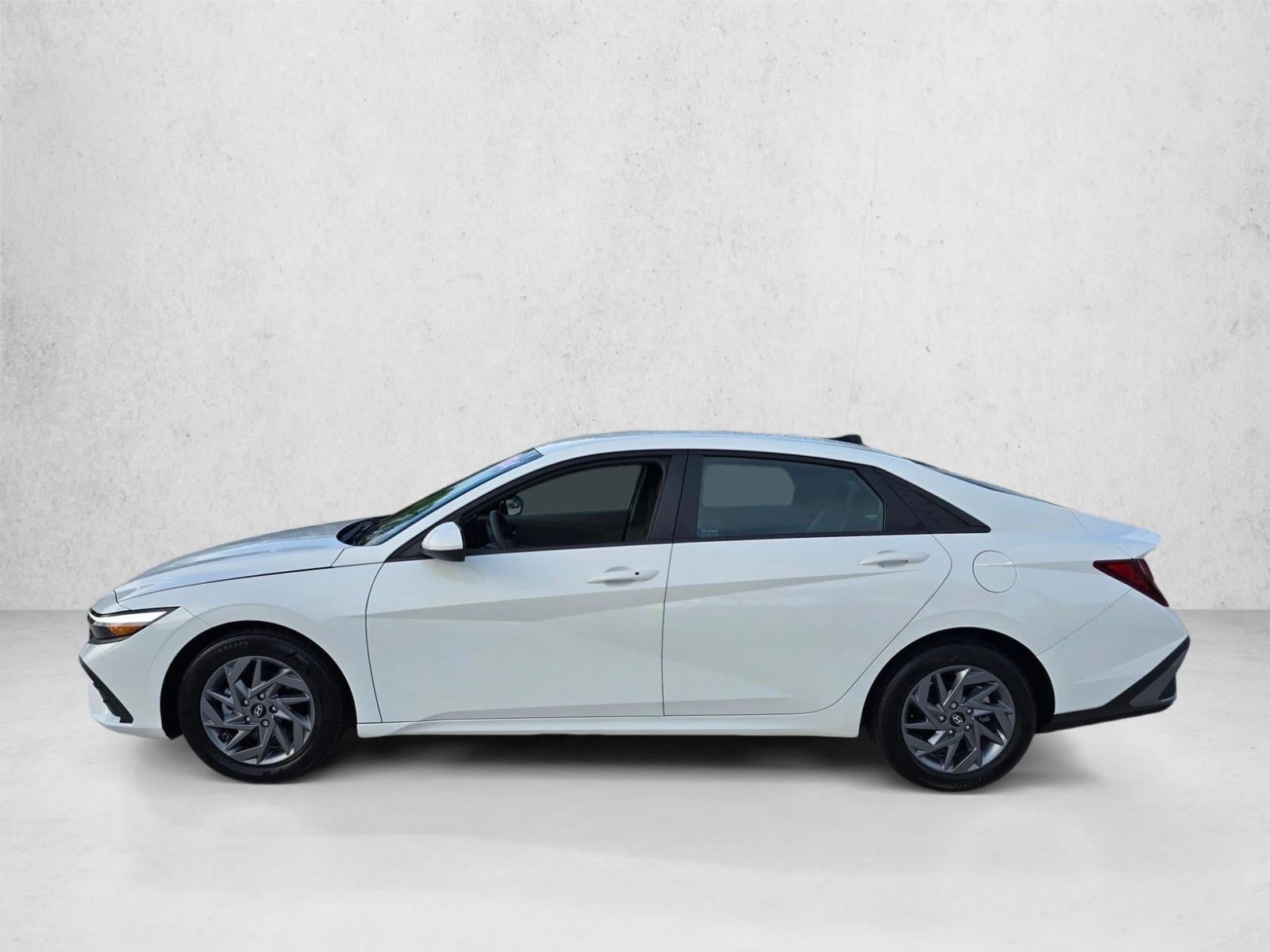 2024 Hyundai ELANTRA SEL IVT