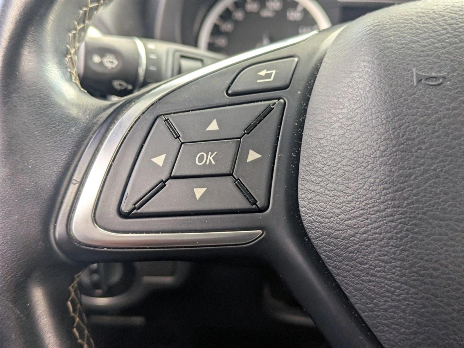 2018 INFINITI QX30 Luxury FWD