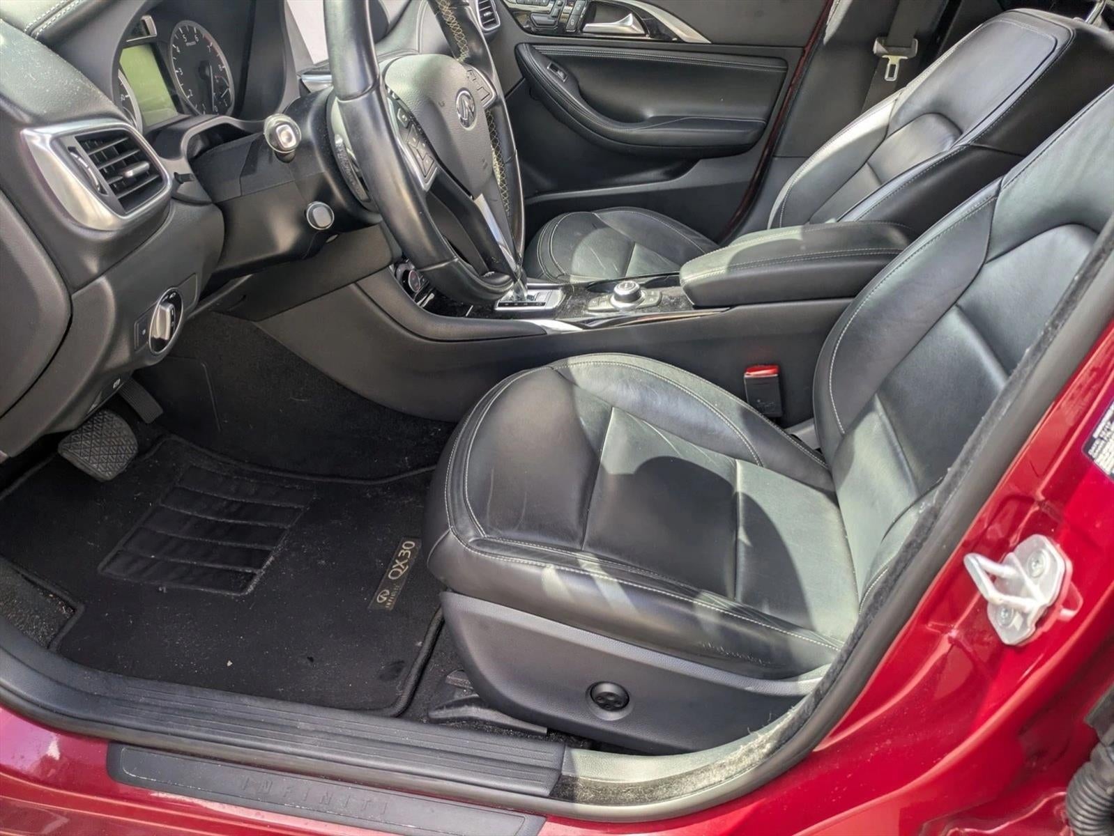 2018 INFINITI QX30 Luxury FWD