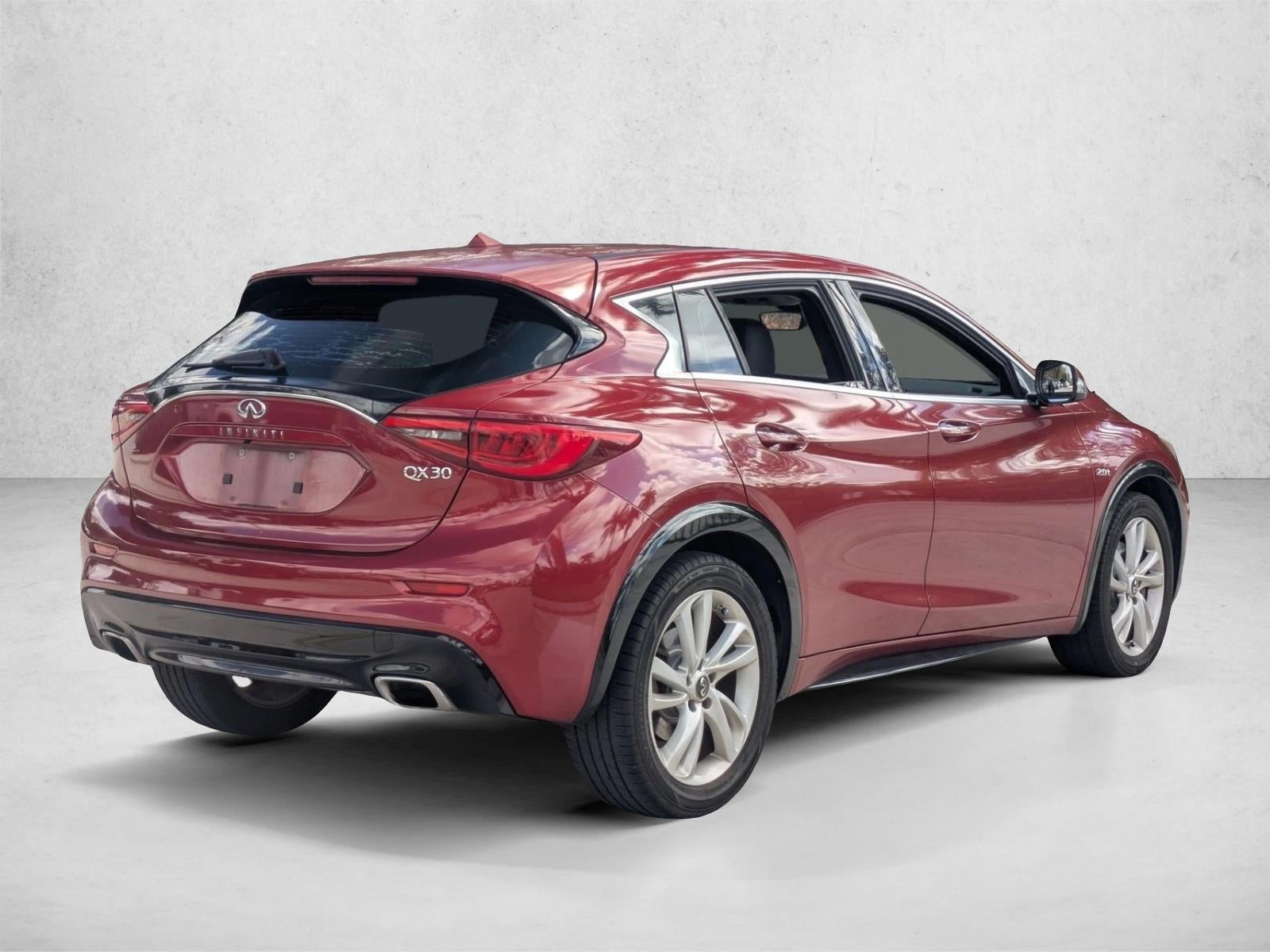 2018 INFINITI QX30 Luxury FWD