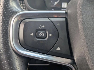 2021 Volvo XC40 T5 AWD R-Design