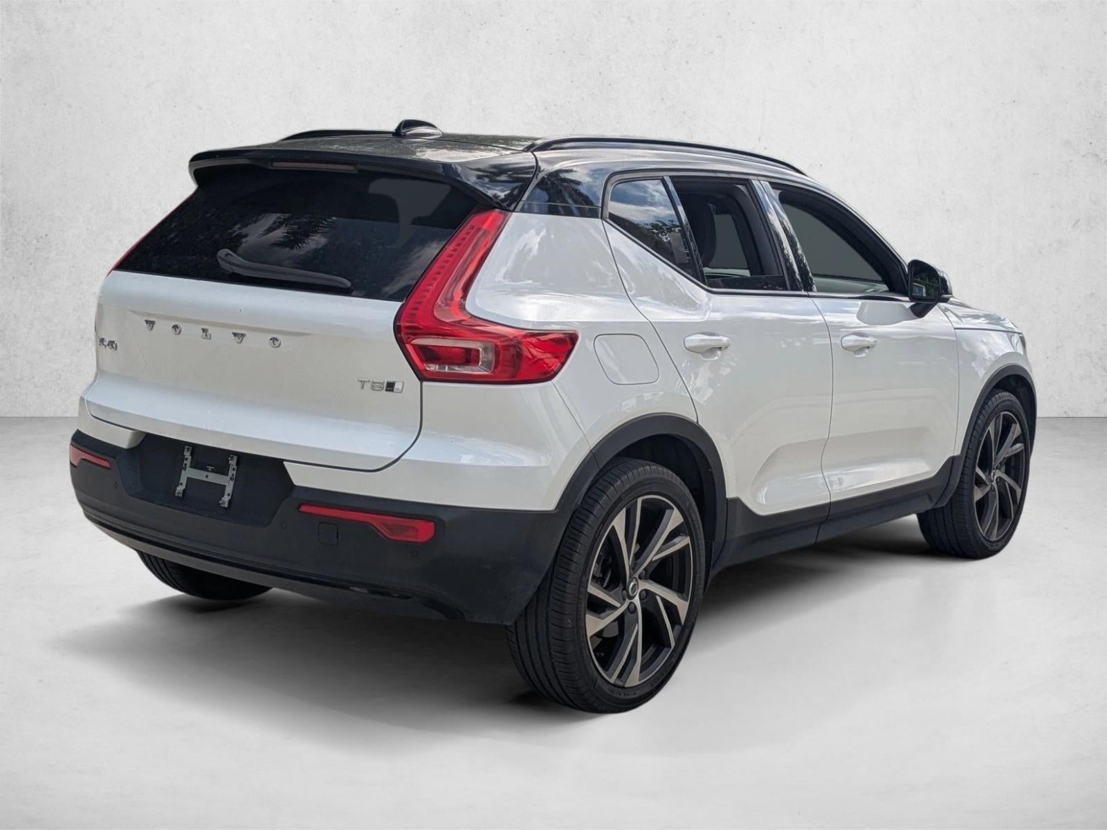 2021 Volvo XC40 T5 AWD R-Design