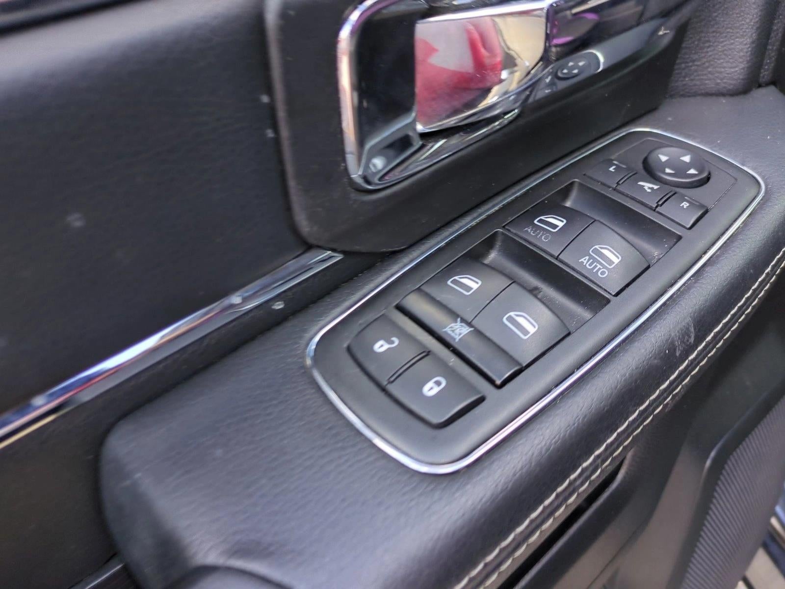 2014 RAM 1500 2WD Crew Cab 6.4 Ft Box Laramie
