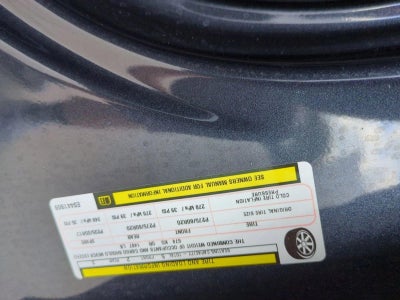 2014 RAM 1500 2WD Crew Cab 6.4 Ft Box Laramie