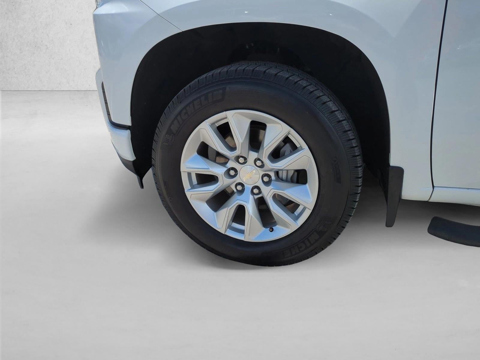 2021 Chevrolet Silverado 1500 Crew Cab Short Box 2-Wheel Drive Custom