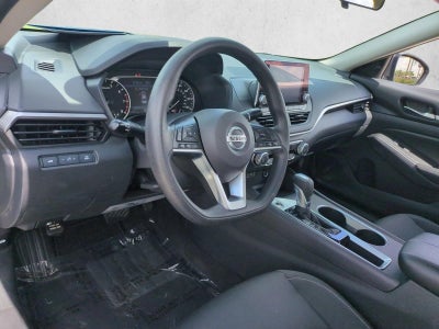 2022 Nissan Altima 2.5 SV Sedan