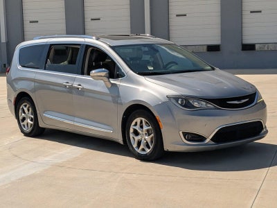 2020 Chrysler Pacifica Limited FWD