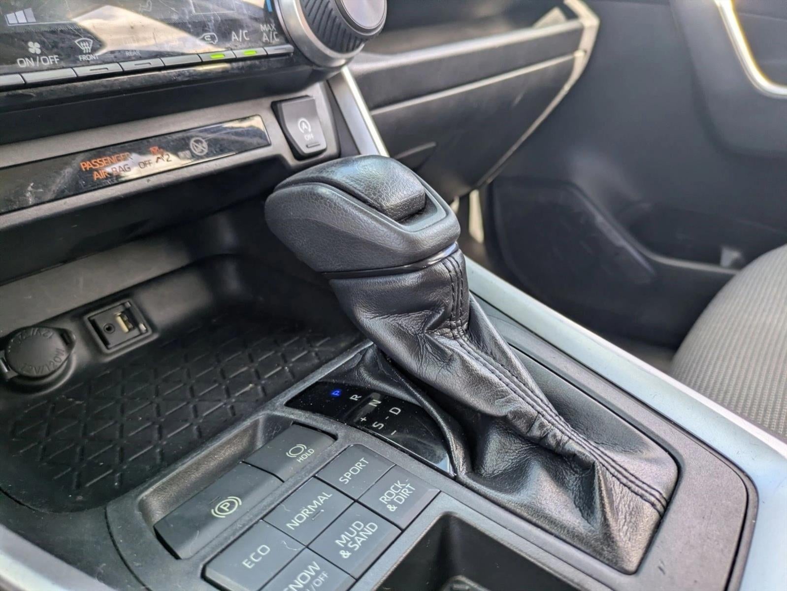 2019 Toyota RAV4 LE AWD (Natl)