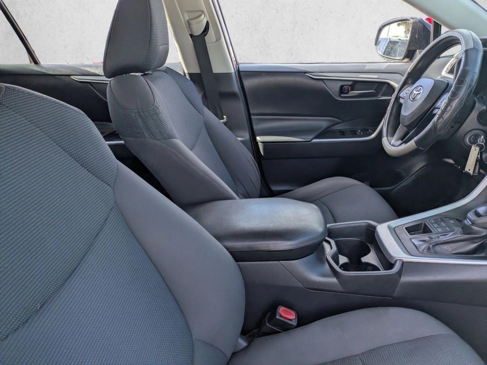 2019 Toyota RAV4 LE AWD (Natl)