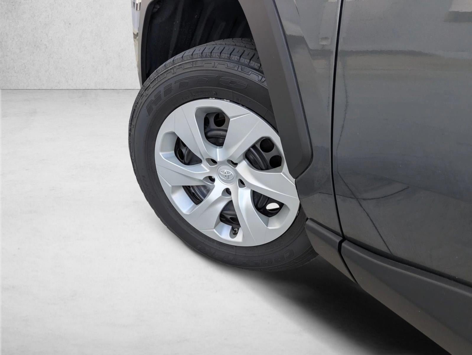 2019 Toyota RAV4 LE FWD (GS)