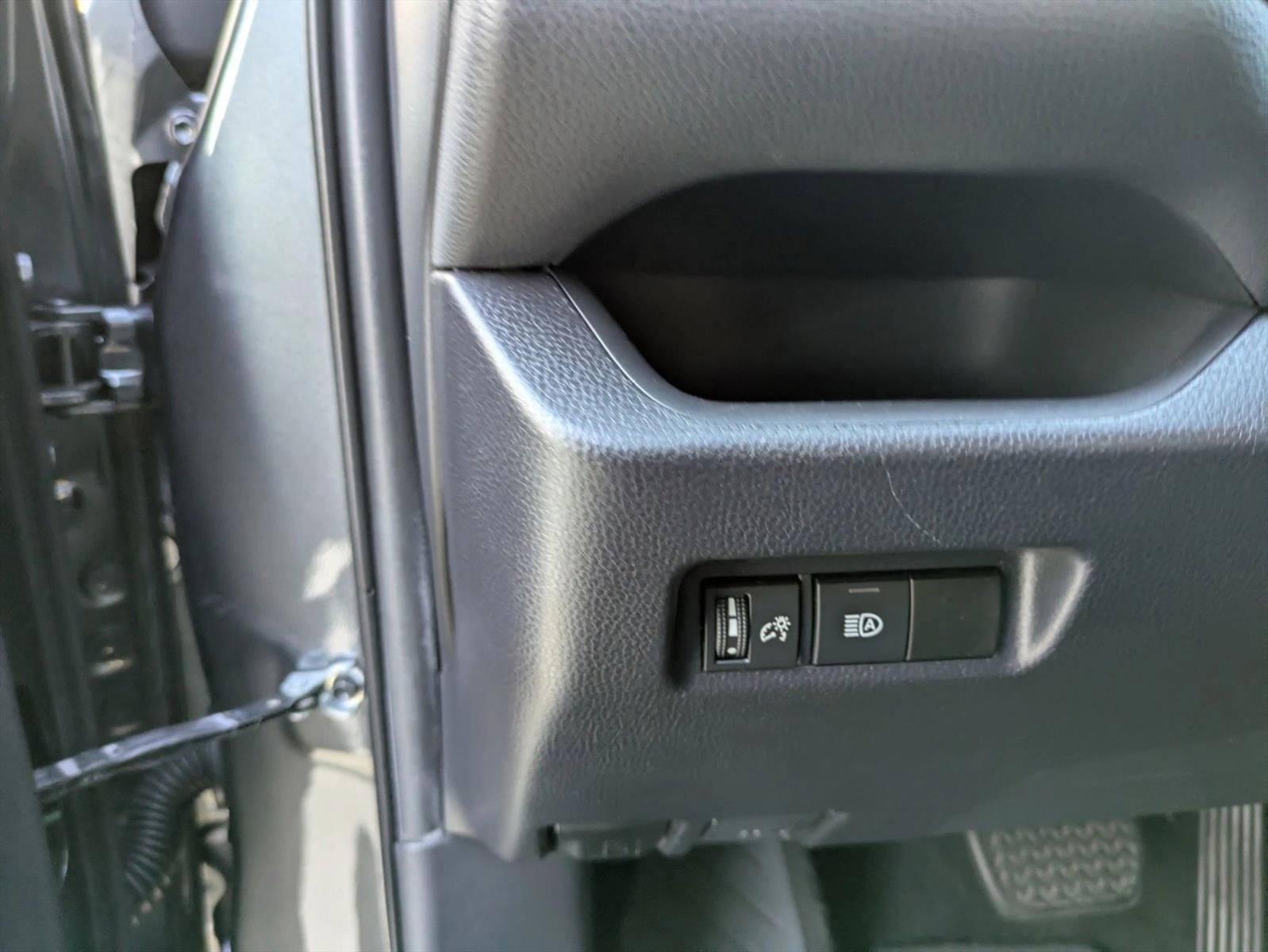 2019 Toyota RAV4 LE FWD (GS)